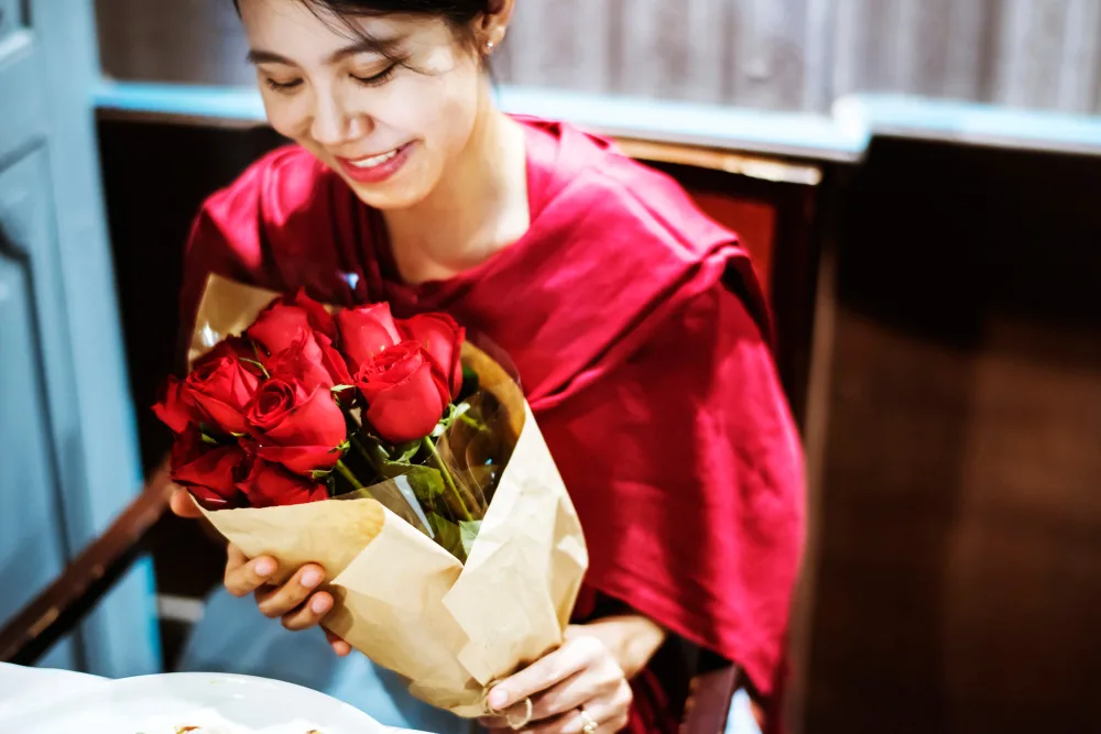 red roses for girl on valentines day